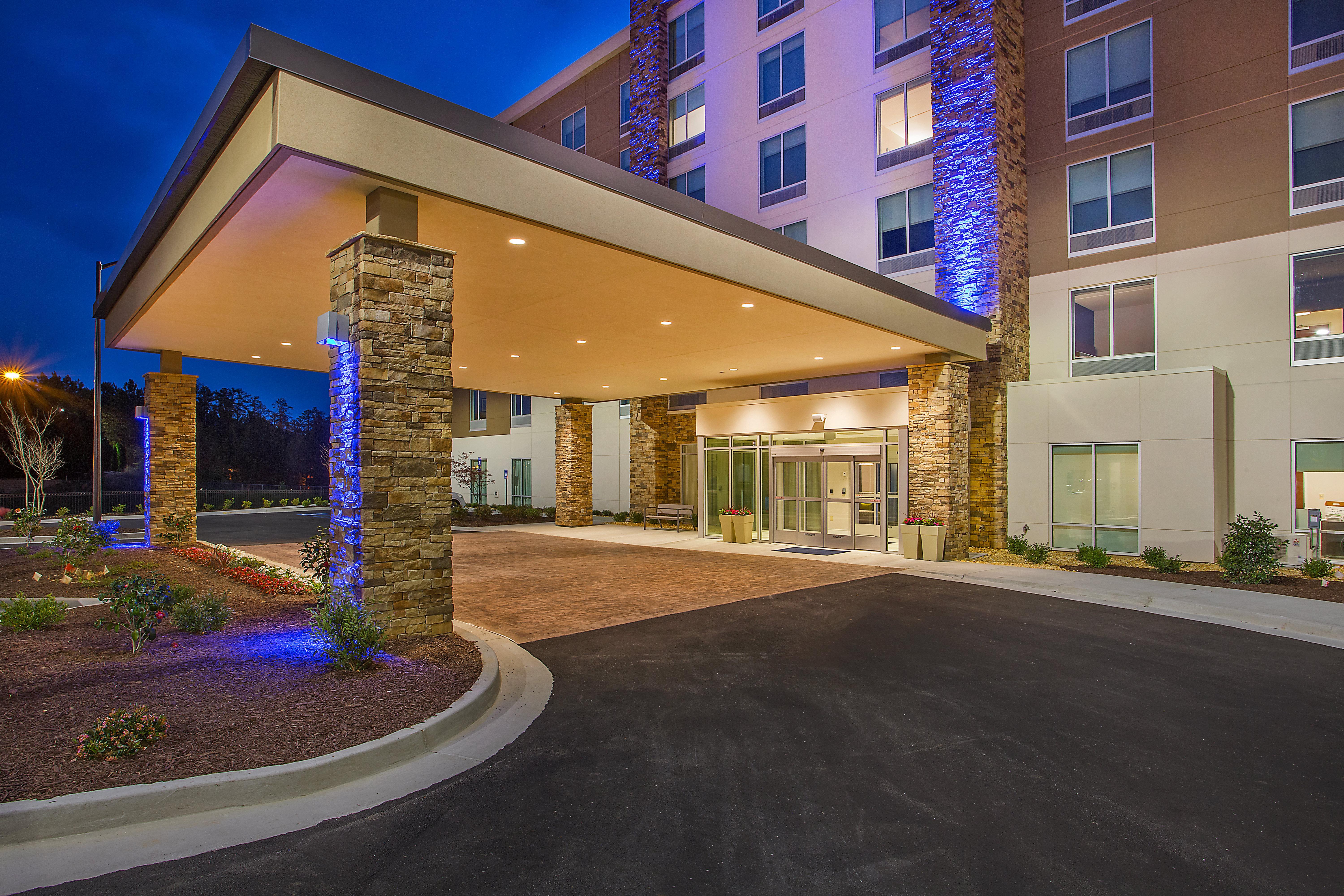 Holiday Inn Express & Suites Covington By Ihg Buitenkant foto