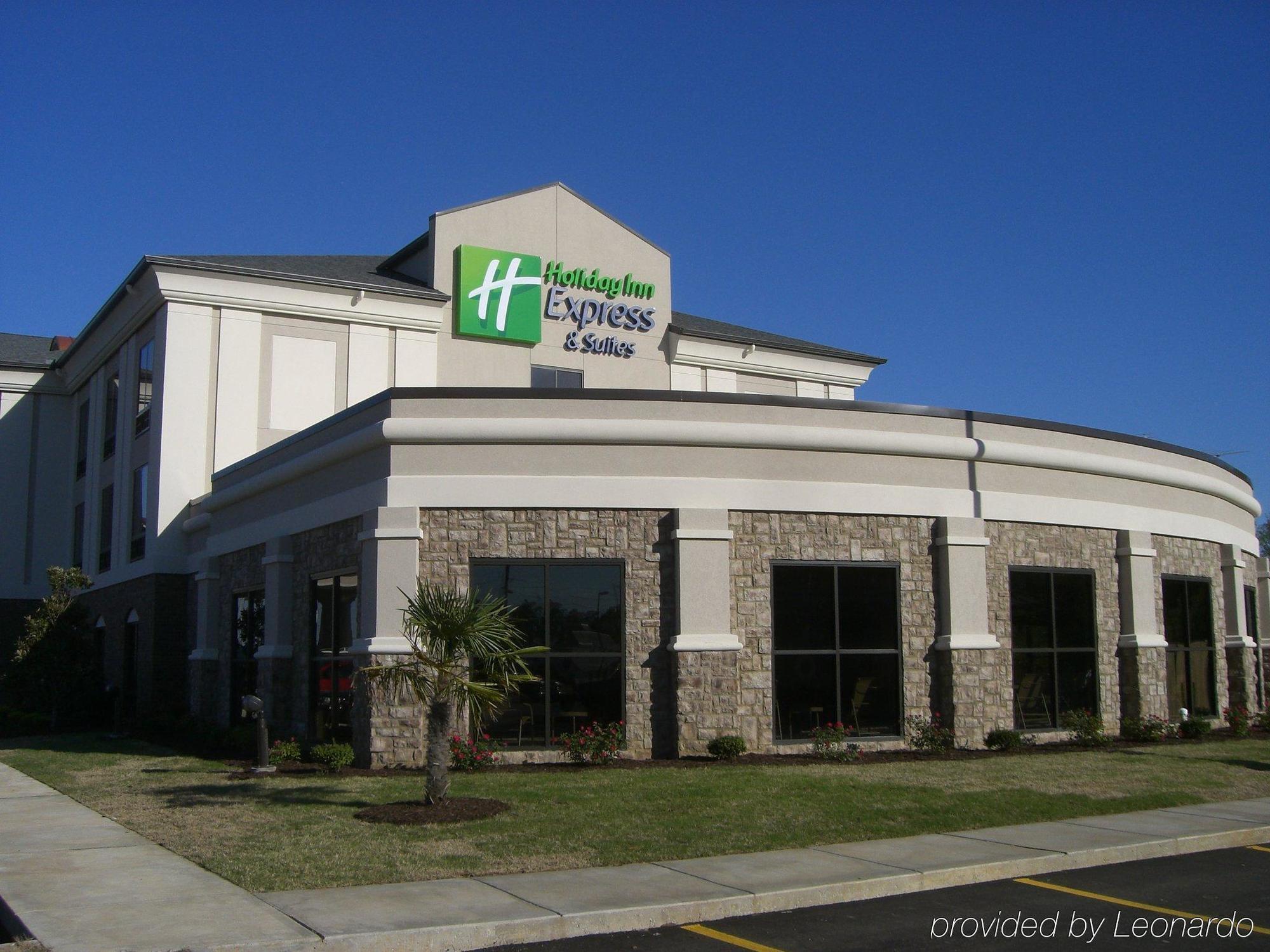 Holiday Inn Express & Suites Covington By Ihg Buitenkant foto