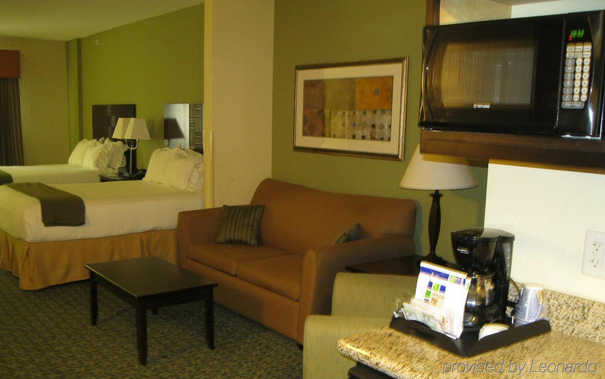 Holiday Inn Express & Suites Covington By Ihg Buitenkant foto