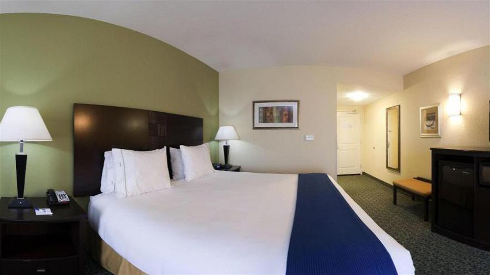 Holiday Inn Express & Suites Covington, An Ihg Hotel Buitenkant foto