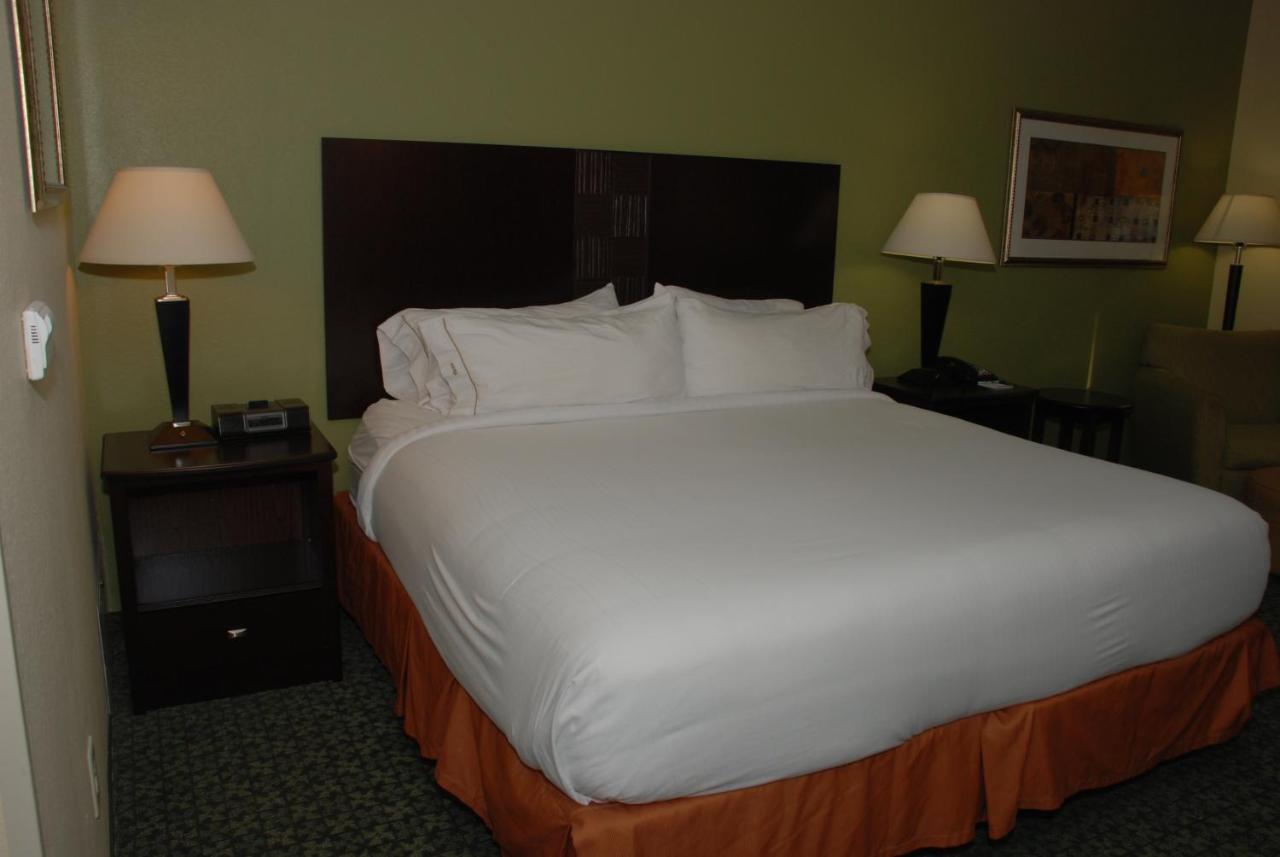 Holiday Inn Express & Suites Covington By Ihg Buitenkant foto